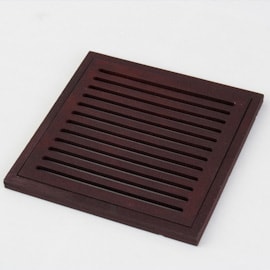 Ralo quadrado 10 cm em aço corten.